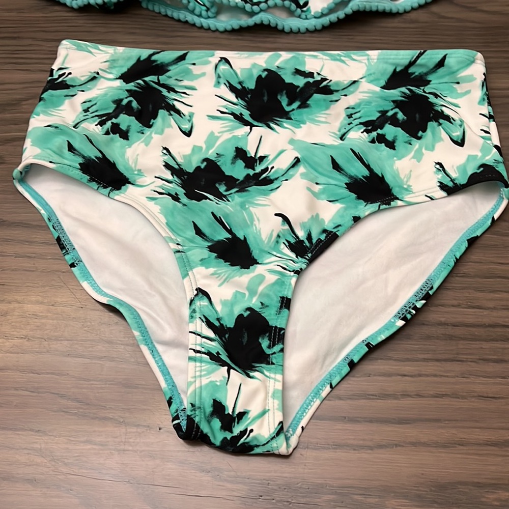 Nicole Miller Swim - Picture 3 of 7